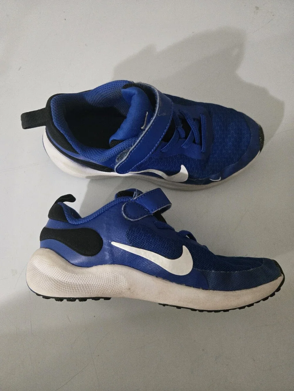 sz 12 child Nike sneakers